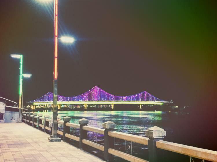 אכסניה The Port *